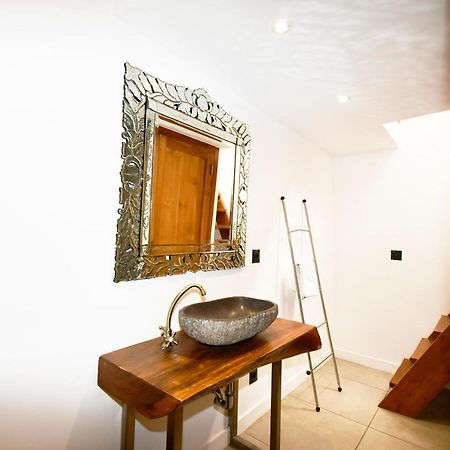 Design Yourhosthelper Cannes Bagian luar foto